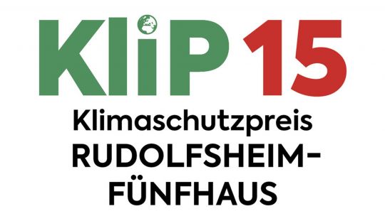 Schriftzug in grün, weiß und schwarz "Klip 15 - Klimaschutzpreis Rudolfsheim Fünfhaus"