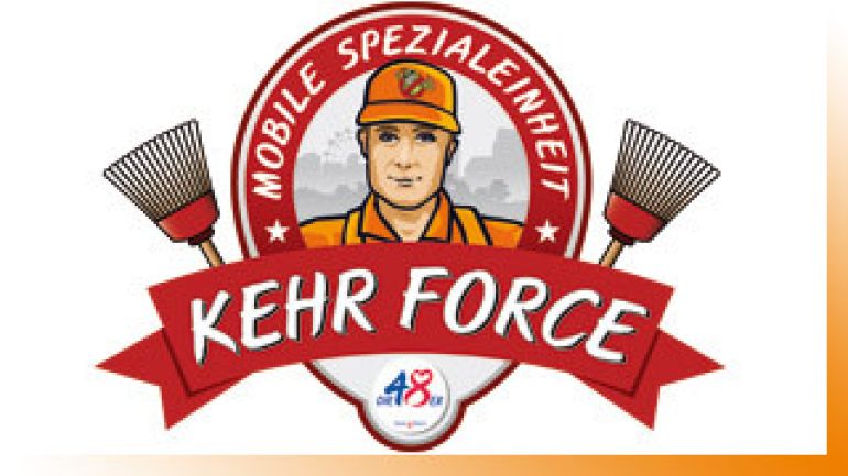 copyright: MA 48 Logo der Kehrforce: ein Straßenkehrer umrahmt von den Schriftzügen "Mobile Spezialeinheit" und "Kehrforce" sowie zwei Kehrbesen