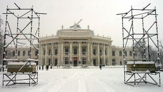 Verschneiter Platz vor Burgtheater