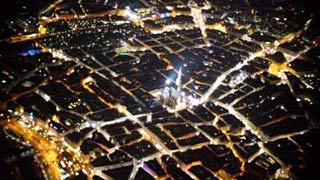 Lichtverschmutzung ber Wien. Sicht auf den Stephansdom.