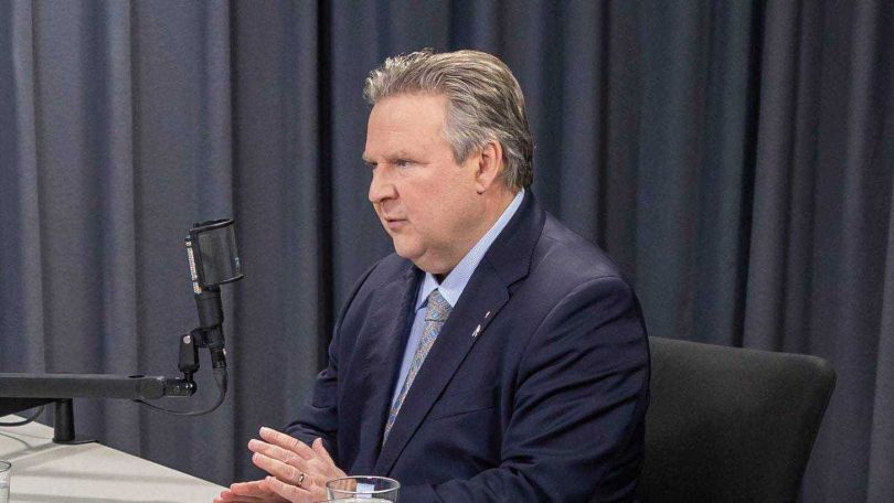 copyright: Stadt Wien/Bubu Dujmic Bürgermeister Ludwig spricht in ein Mikrofon