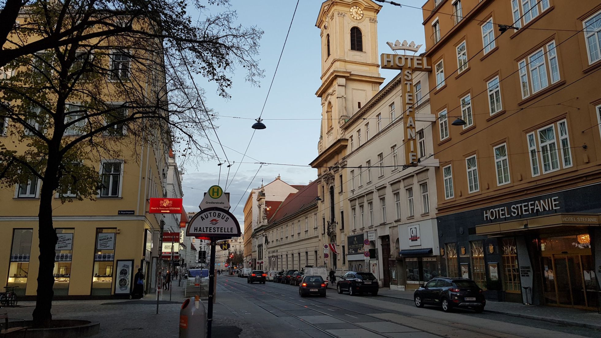 copyright: BV 2 Blick in die Taborstraße mit Häusern und einer Kirche