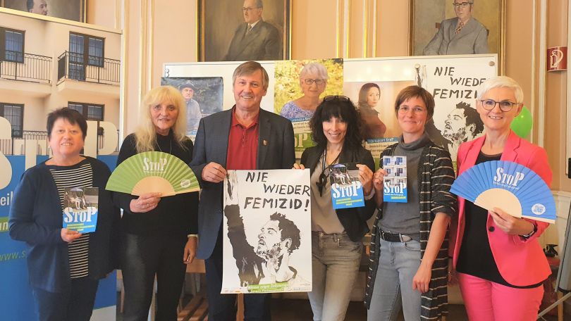 Gruppenbild mit 5 Frauen und einem Mann