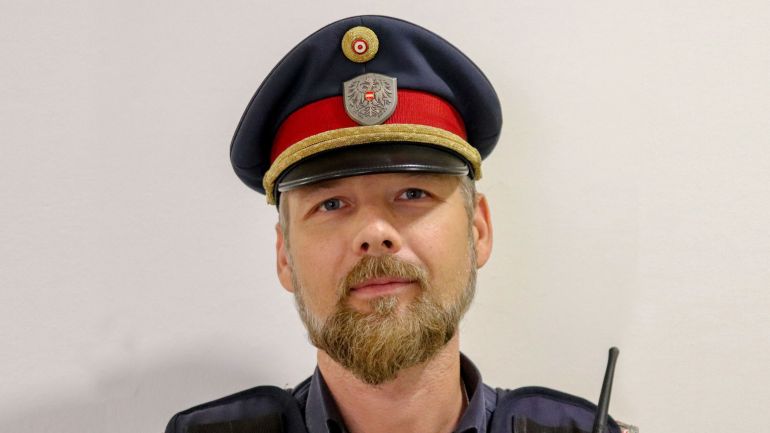 copyright: BV 04 Porträt eines Polizisten