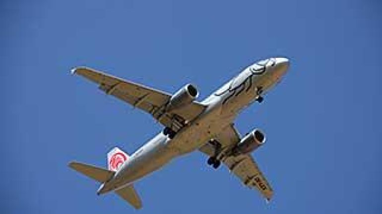 copyright: www.BilderBox.com ein Flugzeug am Himmel