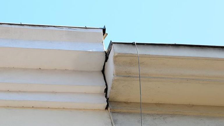 copyright: DI Ferdinand Schmeller, MA 22 Spalten zwischen Häusern, die gerne von Fledermäusen als Quartier genutzt werden