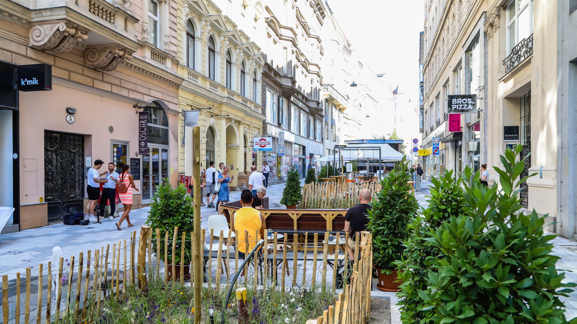 copyright: PID - Christian Fürthner Blick in die begrünte Zollergasse