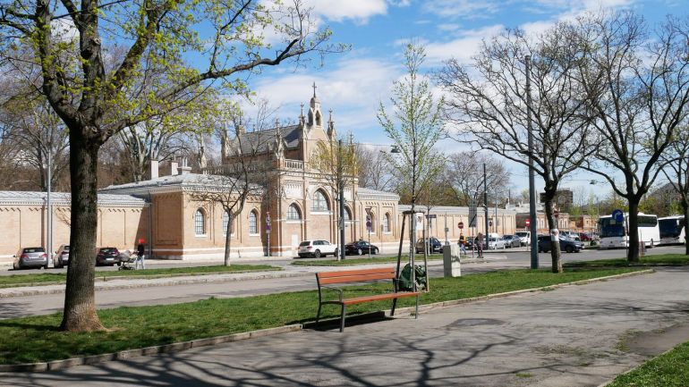 Friedhofsmauer am Leopold-Kunschak-Platz