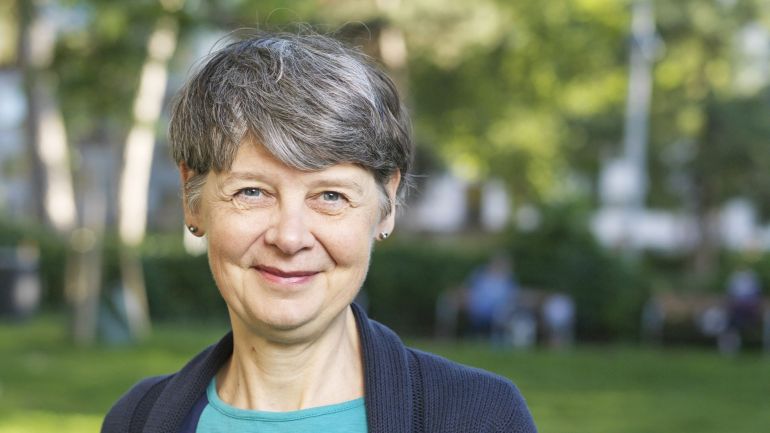 Portraitaufnahme von Bezirkvorsteherin Silvia Nossek