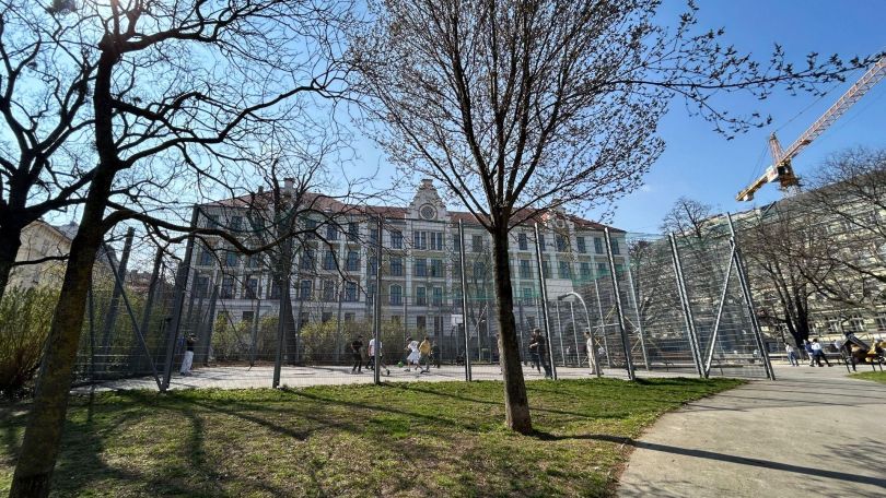 copyright: BV 18 Park mit Ballspielkäfig