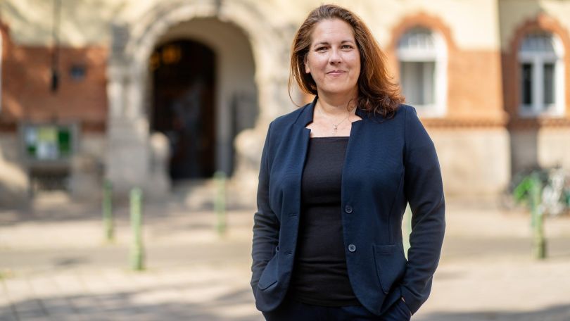 Bezirksvorsteherin Christine Dubravac-Widholm im Porträt