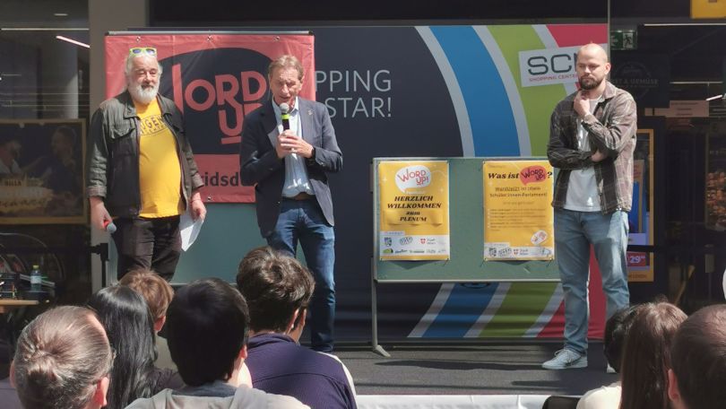 Schlusspräsentation in der Shopping City Nord