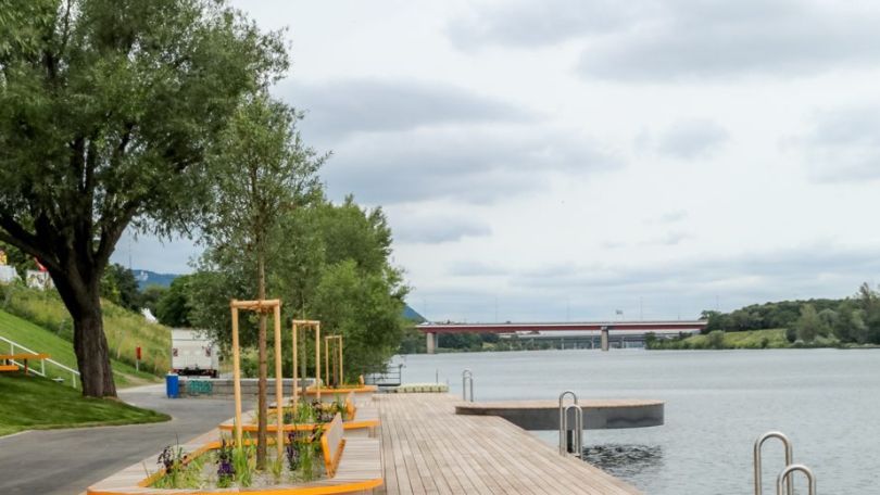 copyright: Stadt Wien/Christian Fürthner Bade-Stege an der Neuen Donau mit Leitern als Einstieghilfe