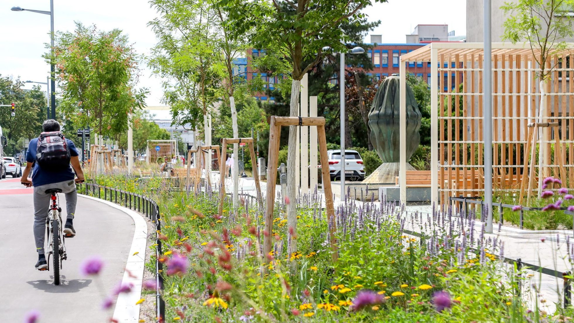 Neuer Radweg auf der Wagramer Straße