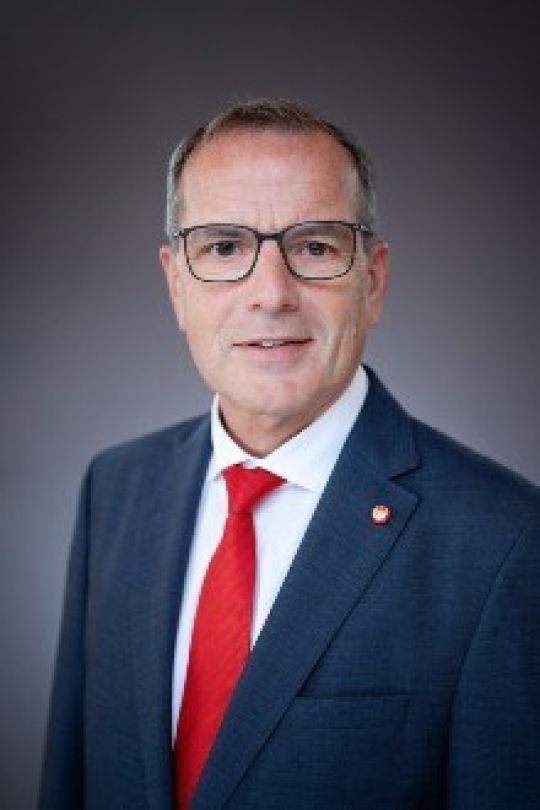 Protrait des 1. Landtagspräsidenten Ing. Christian Meidlinger