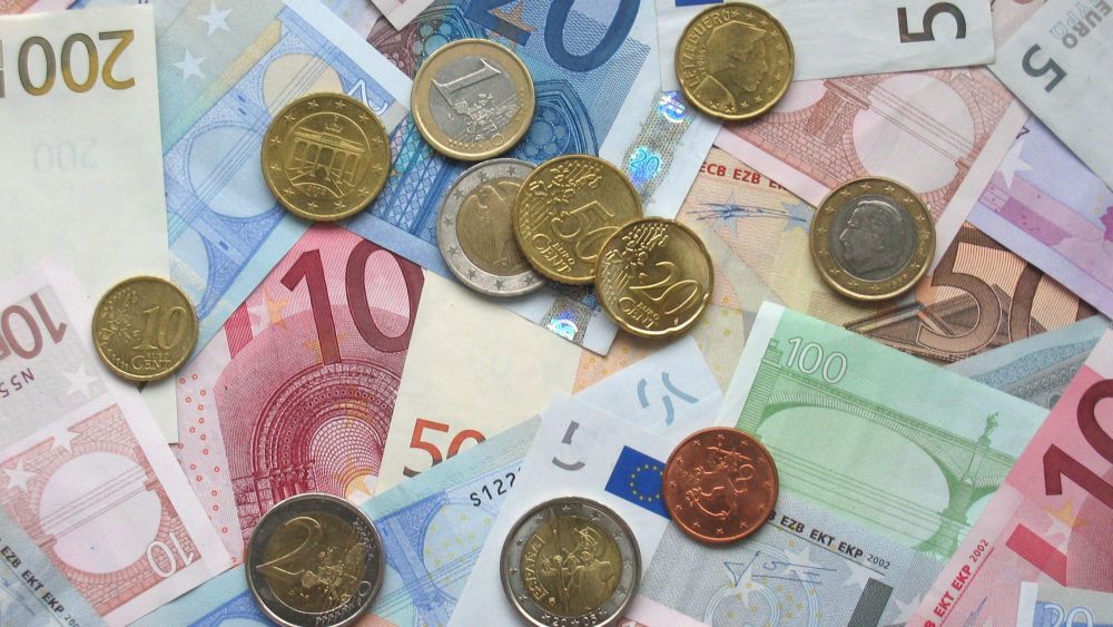 Euro-Banknoten und Euro-Münzen