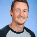 Freundlich lächelnder Mann