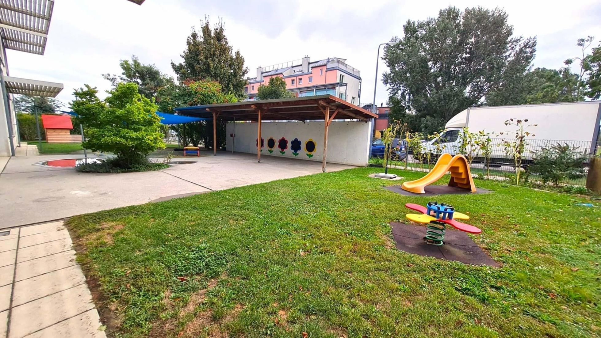 copyright: Kinderfreunde Außenbereich Kindergarten Wulzendorfstraße 87