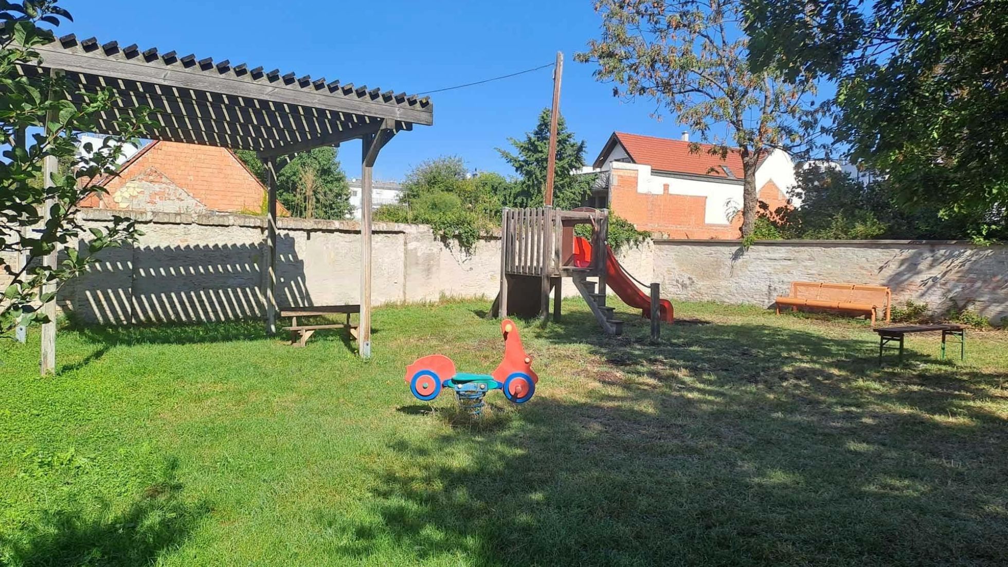Außenbereich Kindergarten Asperner Heldenplatz 9