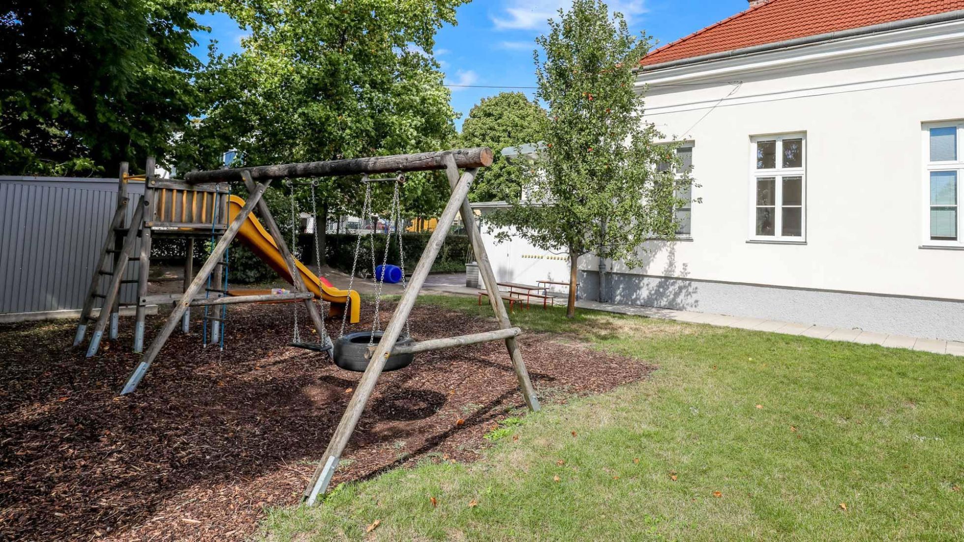 copyright: MA10/Christian Fürthner Außenbereich Kindergarten Osterleitengasse 14