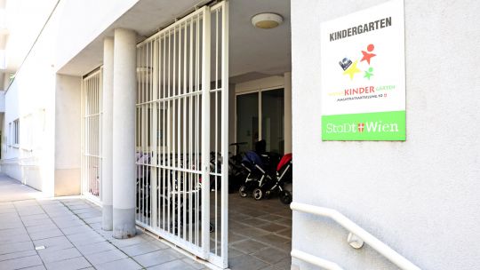 Gebäude Kindergarten 1210 Donaufelder Straße 52