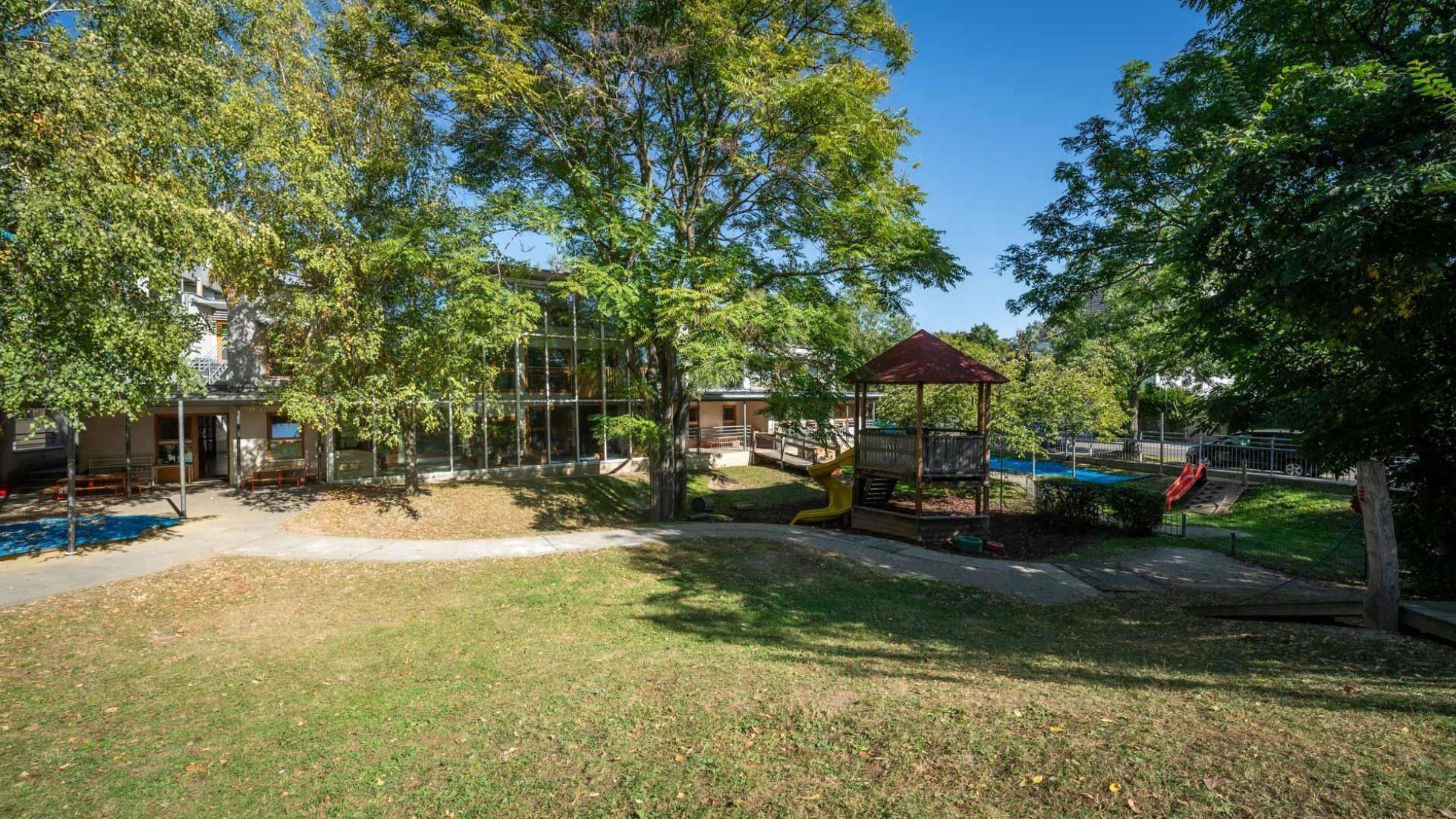 copyright: MA 10/ DAVID BOHMANN Außenbereich Kindergarten Voglgasse 1