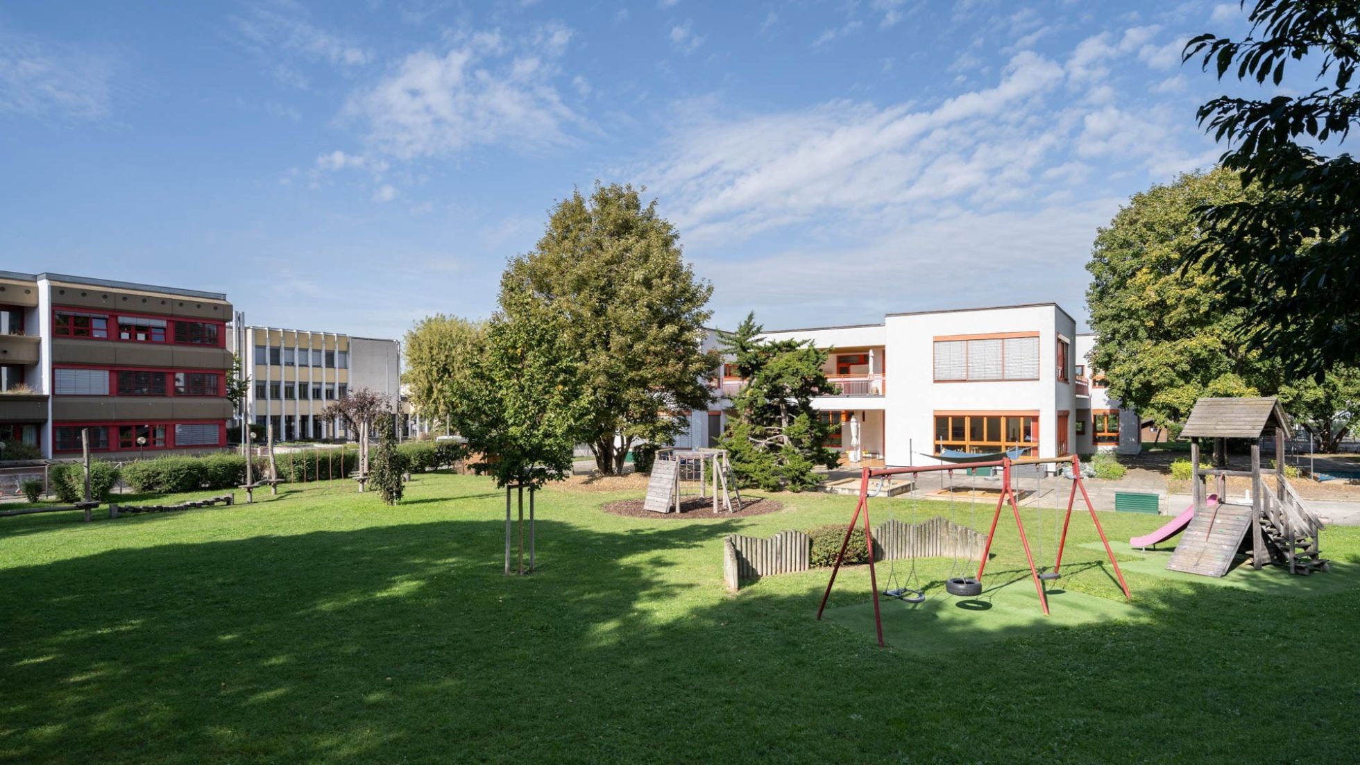 copyright: MA 10/Johannes Wiedl Außenbereich Kindergarten Brioschiweg 2