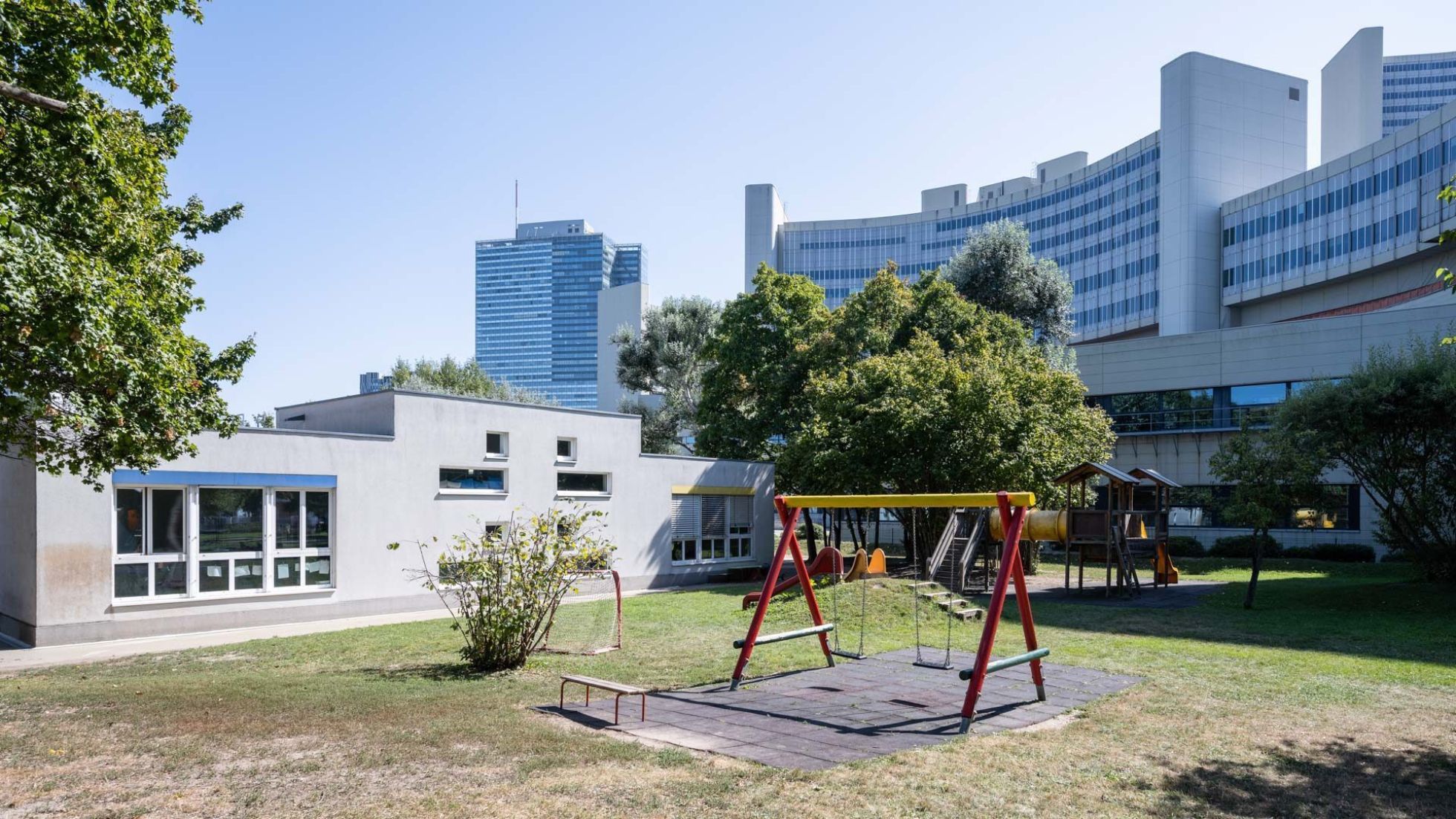 copyright: MA 10/Johannes Wiedl Außenbereich Kindergarten Wagramer Straße 5