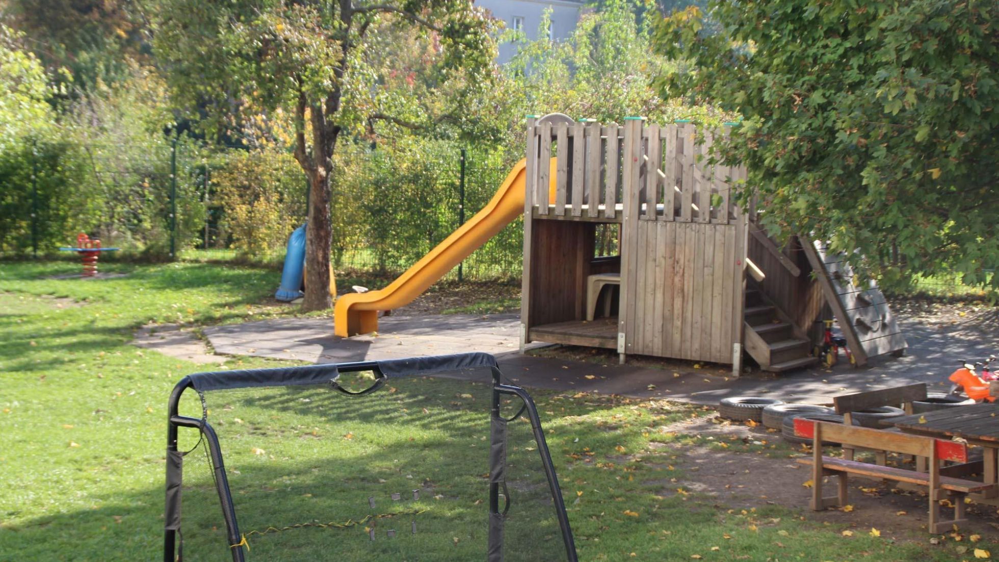 Außenbereich Kindergarten Alszeile 105