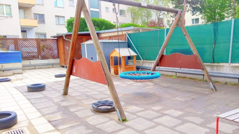 copyright: KIWI - Kinder in Wien Außenbereich Kindergarten Nattergasse 18-20
