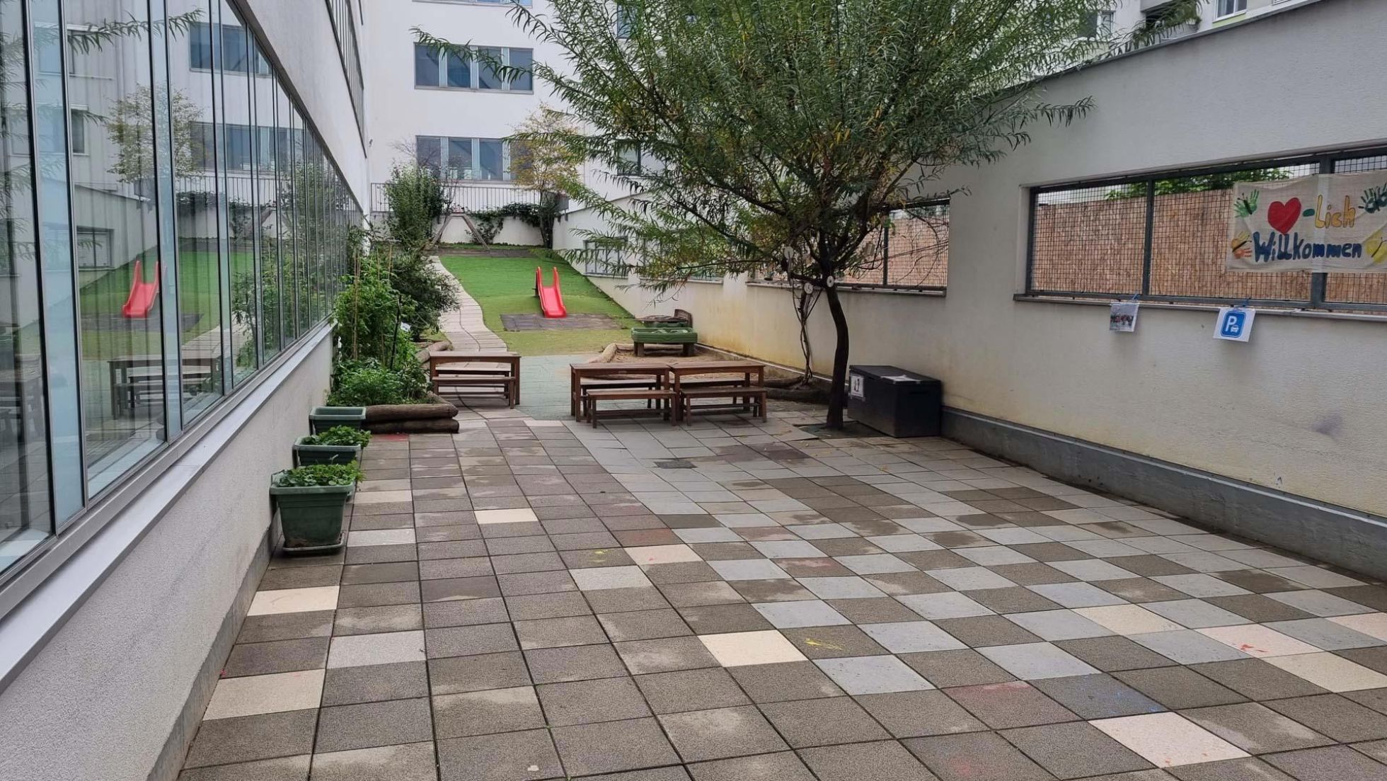 Außenbereich Kindergarten Floridsdorfer Hauptstraße 1-7