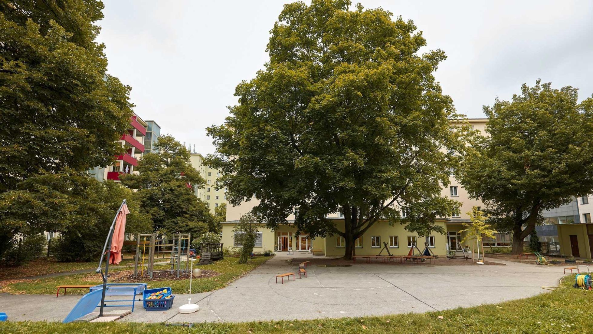 Außenbereich Kindergarten Dr.-Bohr-Gasse 2-820