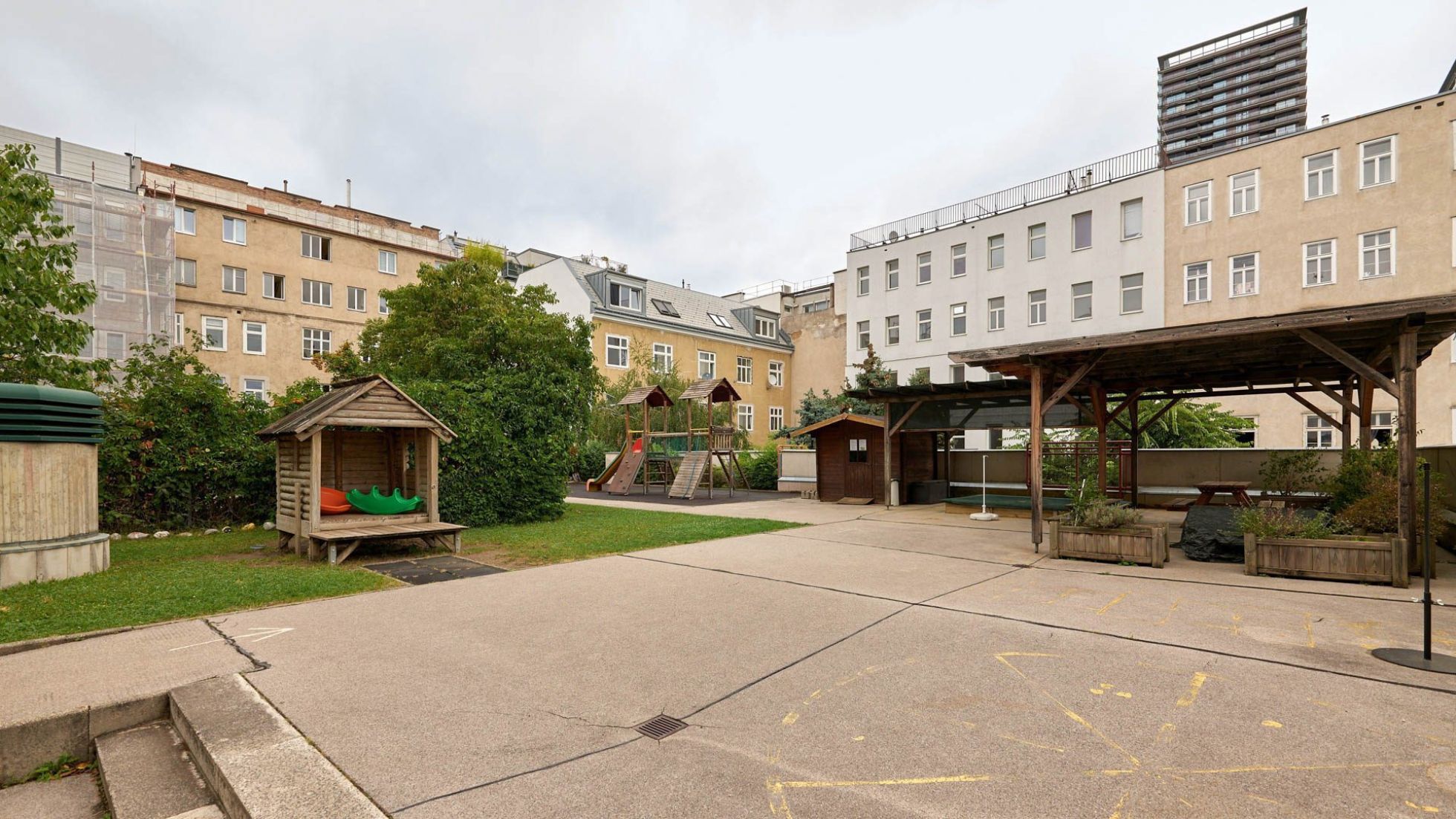 copyright: MA10/Markus Wache Außenbereich Kindergarten Markhofgasse 11-17