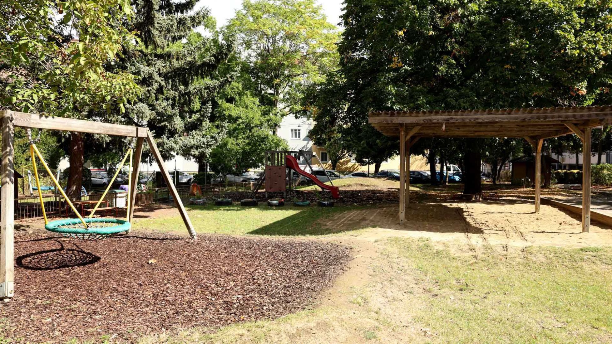 copyright: MA10/VOTAVA Außenbereich Kindergarten Hasenleitengasse 9/Haus 1