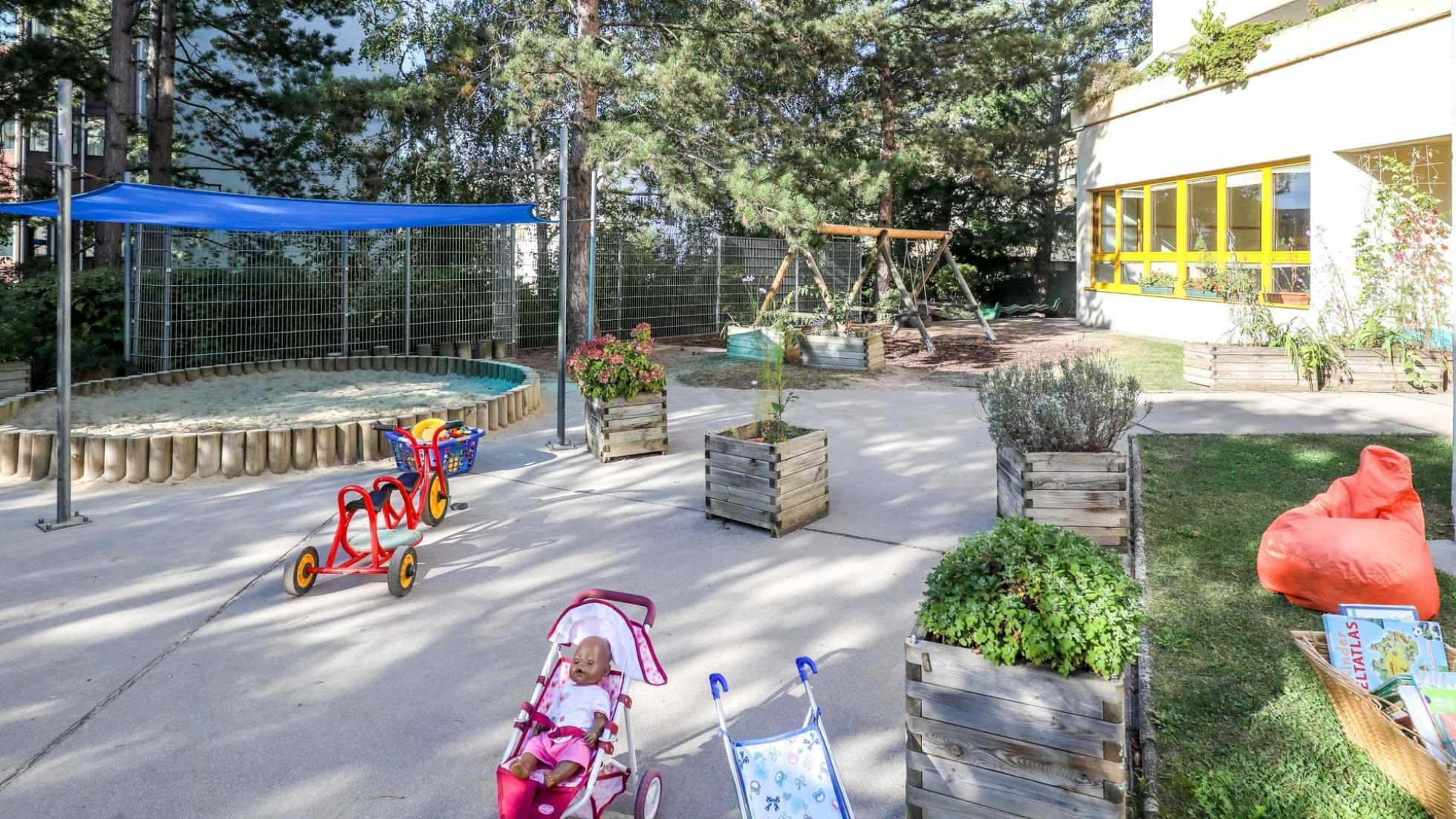 copyright: MA10/Christian Fürthner Außenbereich Kindergarten Waldeckgasse 5