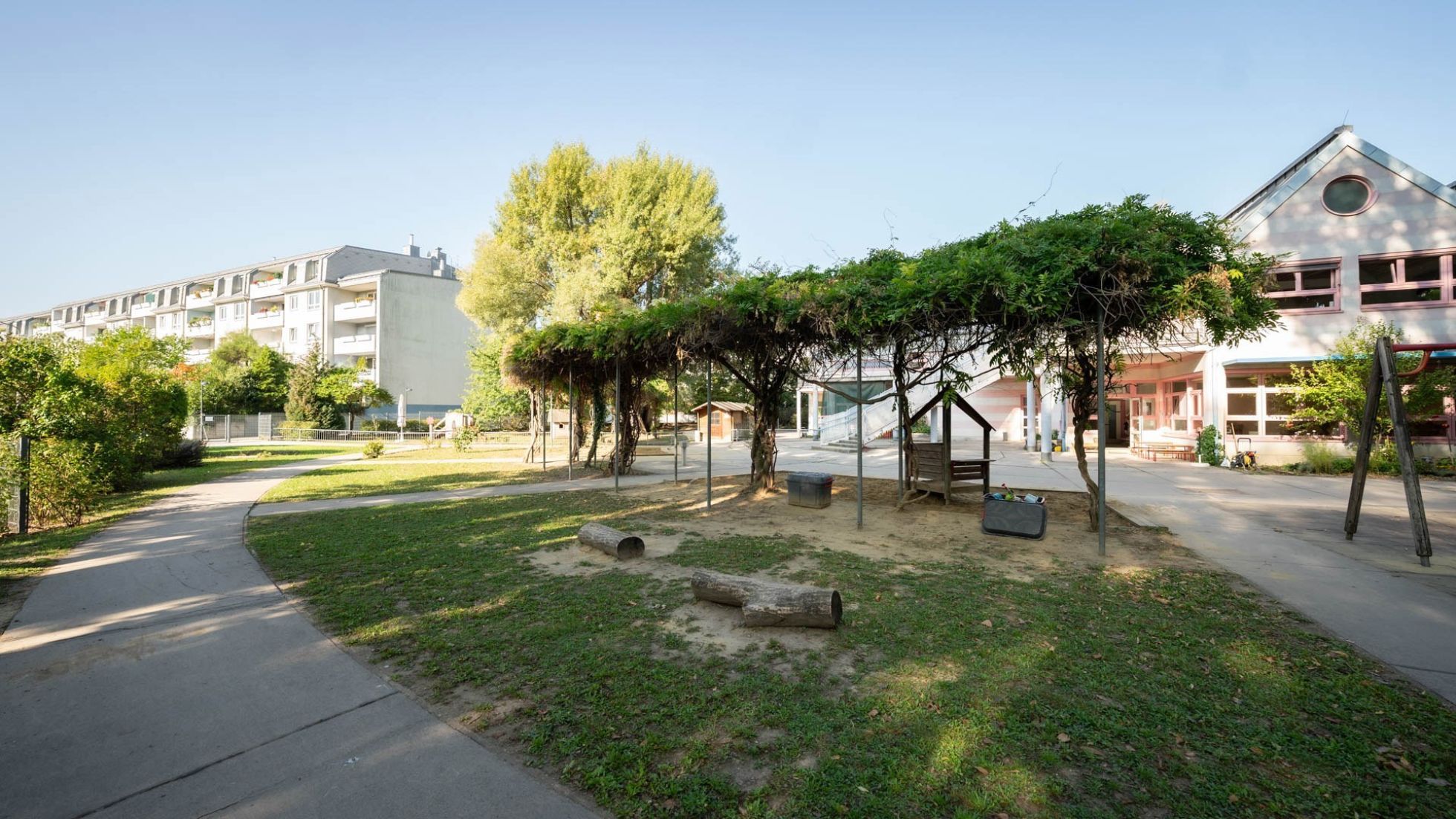 Außenbereich Kindergarten Hugo-Meisl-Weg 18