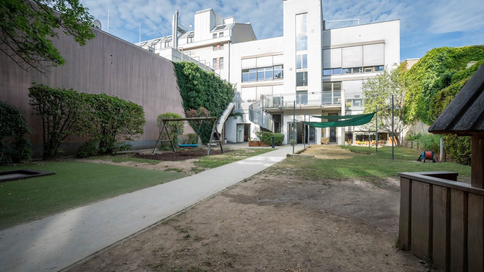 copyright: MA 10/ DAVID BOHMANN Außenbereich Kindergarten Hägelingasse 8-10