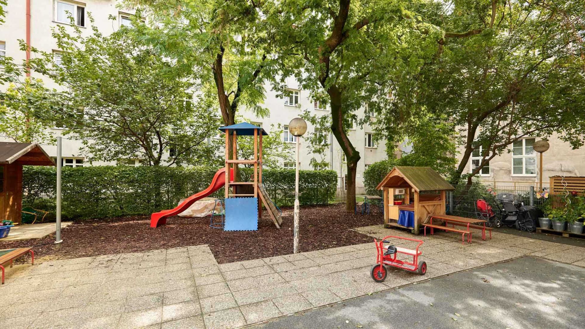 copyright: MA10/Markus Wache Außenbereich Kindergarten Liebhartsgasse 54