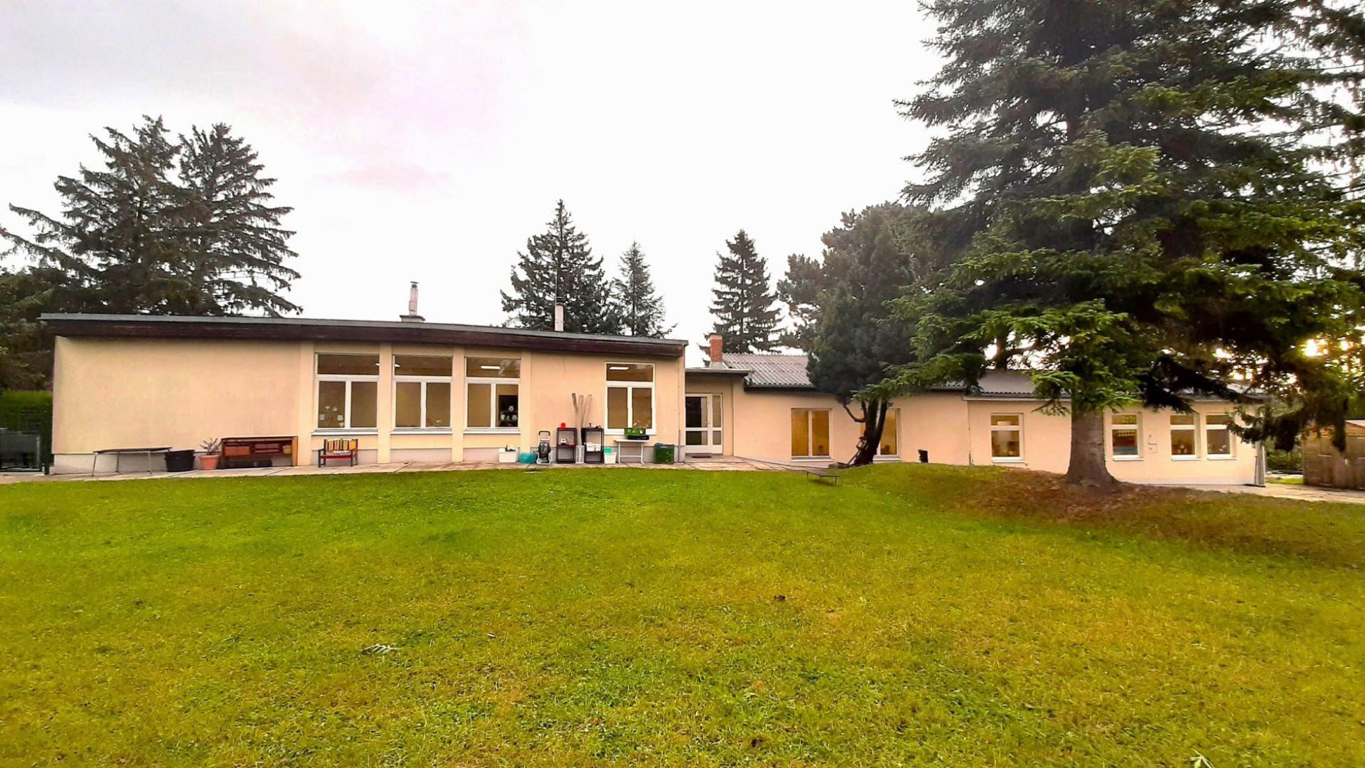 copyright: Kinderfreunde Gebäude Kindergarten Atzgersdorfer Straße 95-97