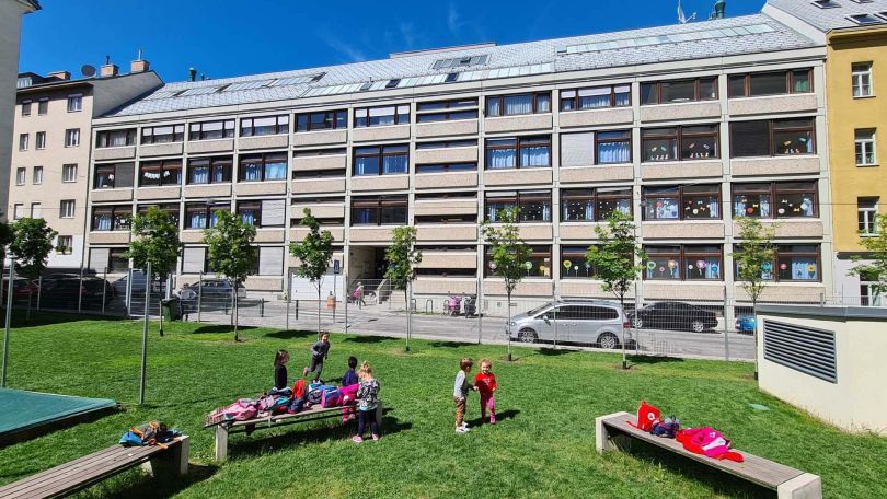 Gebäude Kindergarten Gebrüder-Lang-Gasse 4