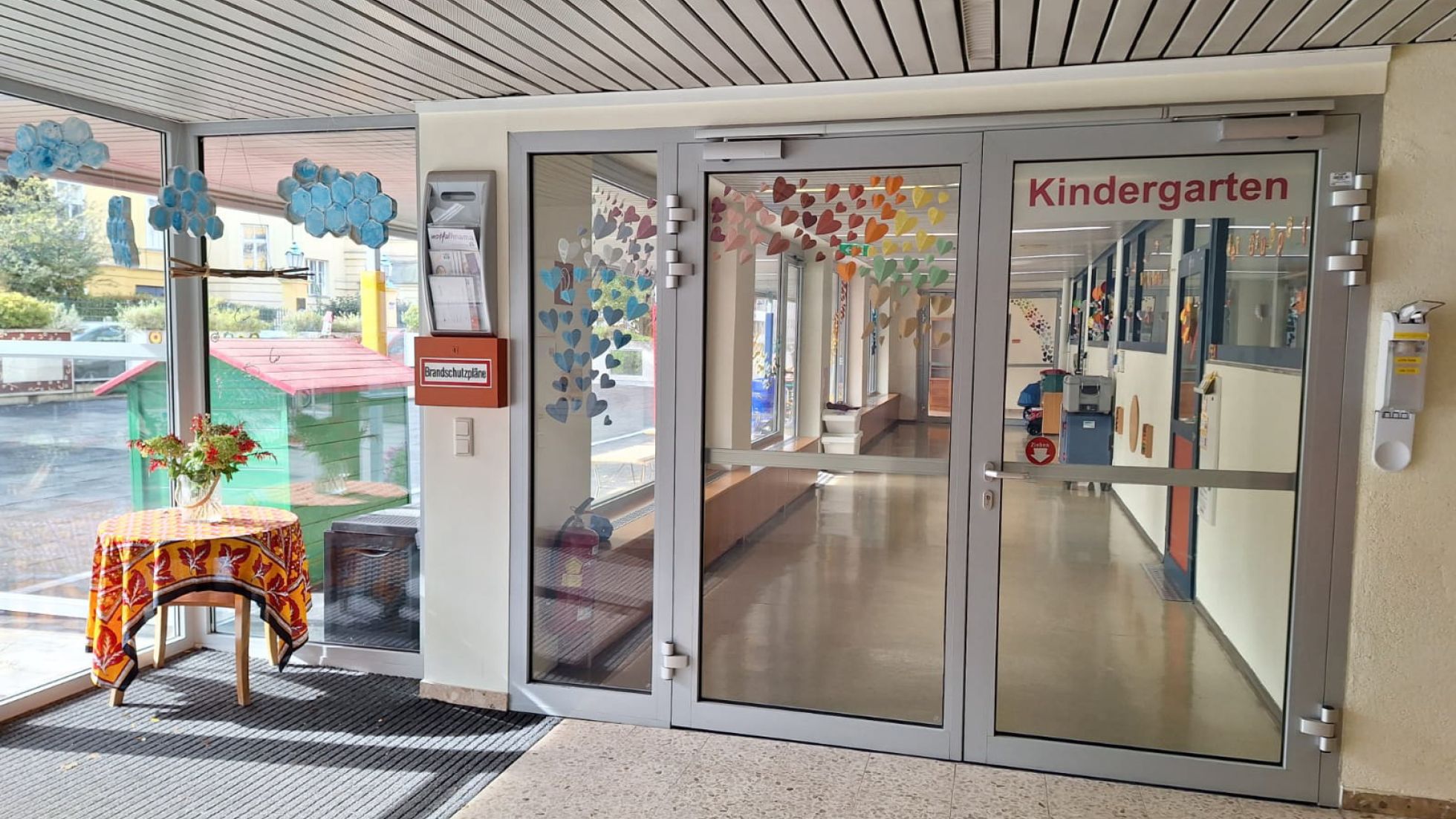 copyright: Gudrun Pfaffl Gebäude Kindergarten Hofzeile 17