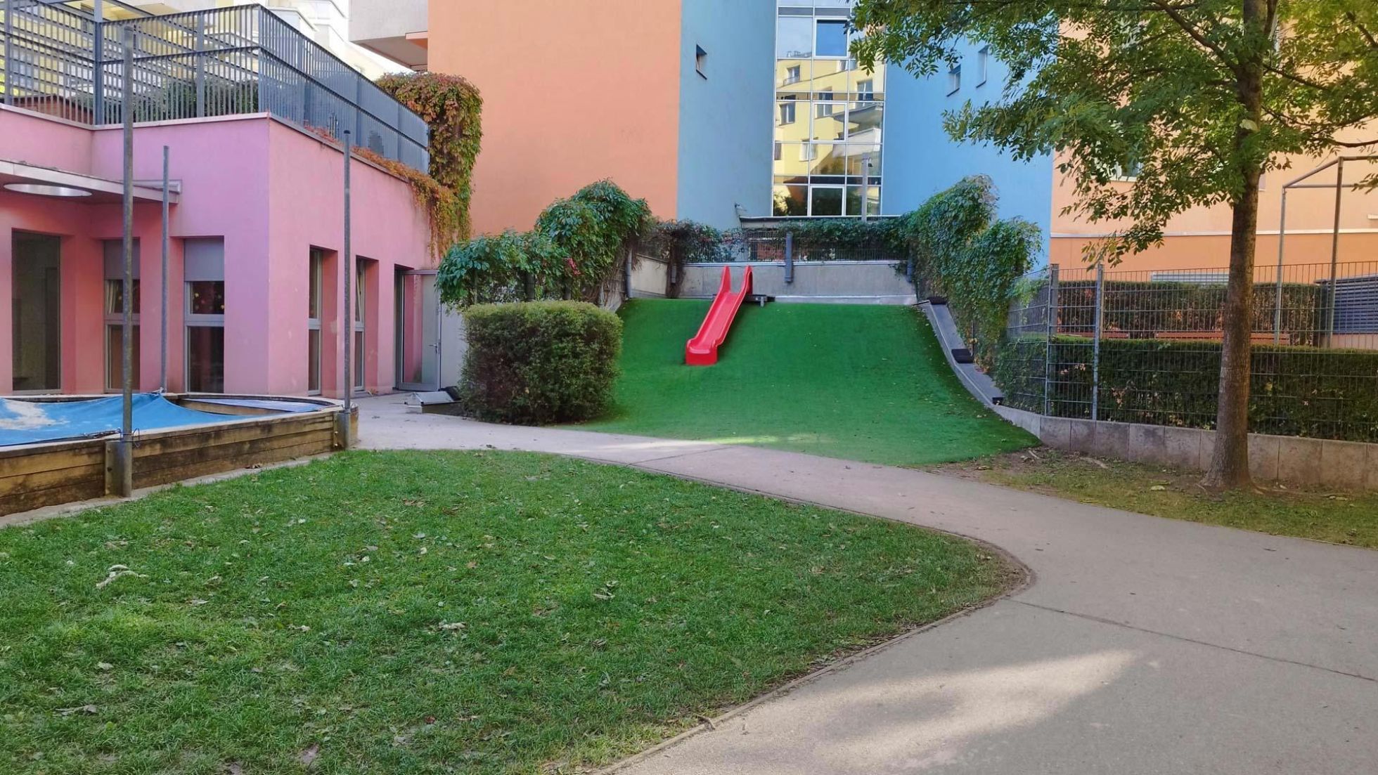 copyright: Kinderfreunde Außenbereich Kindergarten Buchengasse 155