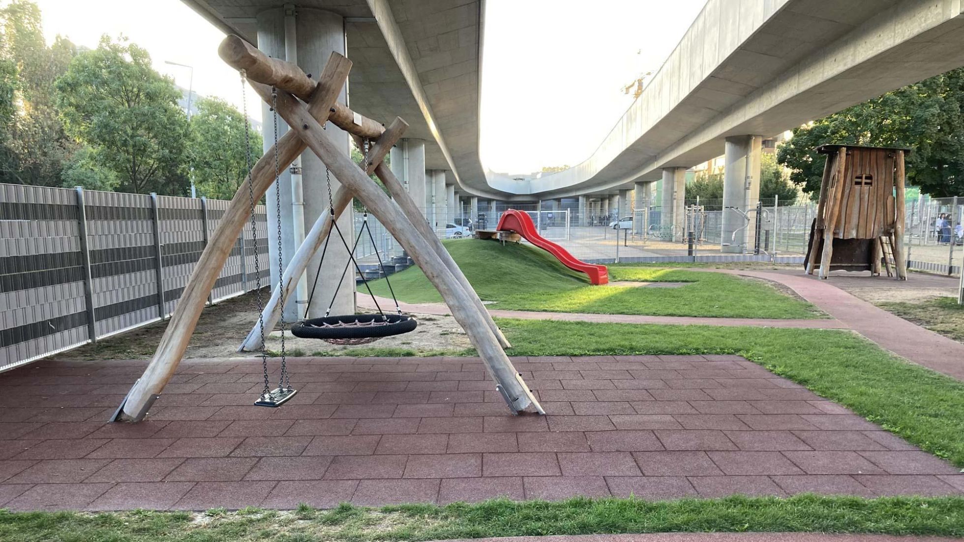 Außenbereich Kindergarten Stella-Klein-Löw-Weg 13