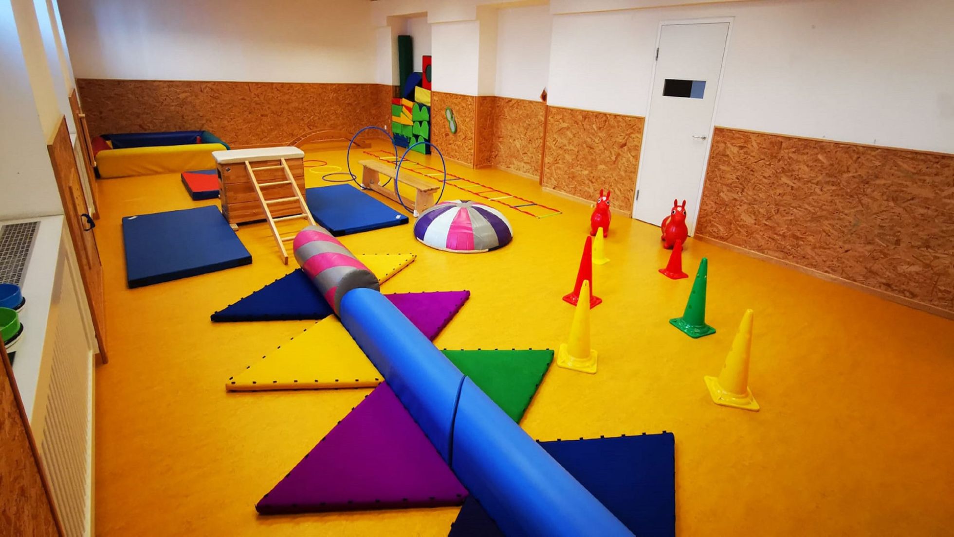 copyright: kindercompany Yvonne Ebner Außenbereich Kindergarten Niederhofstraße 37