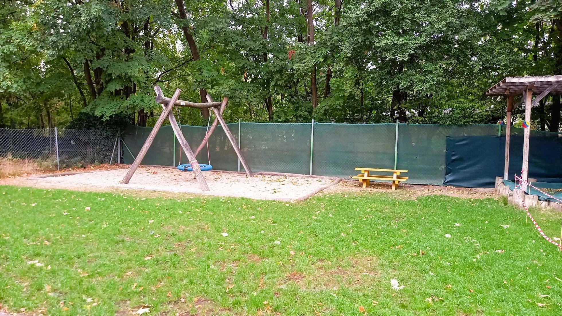 copyright: KIWI - Kinder in Wien Außenbereich Kindergarten Erlaaer Platz 4