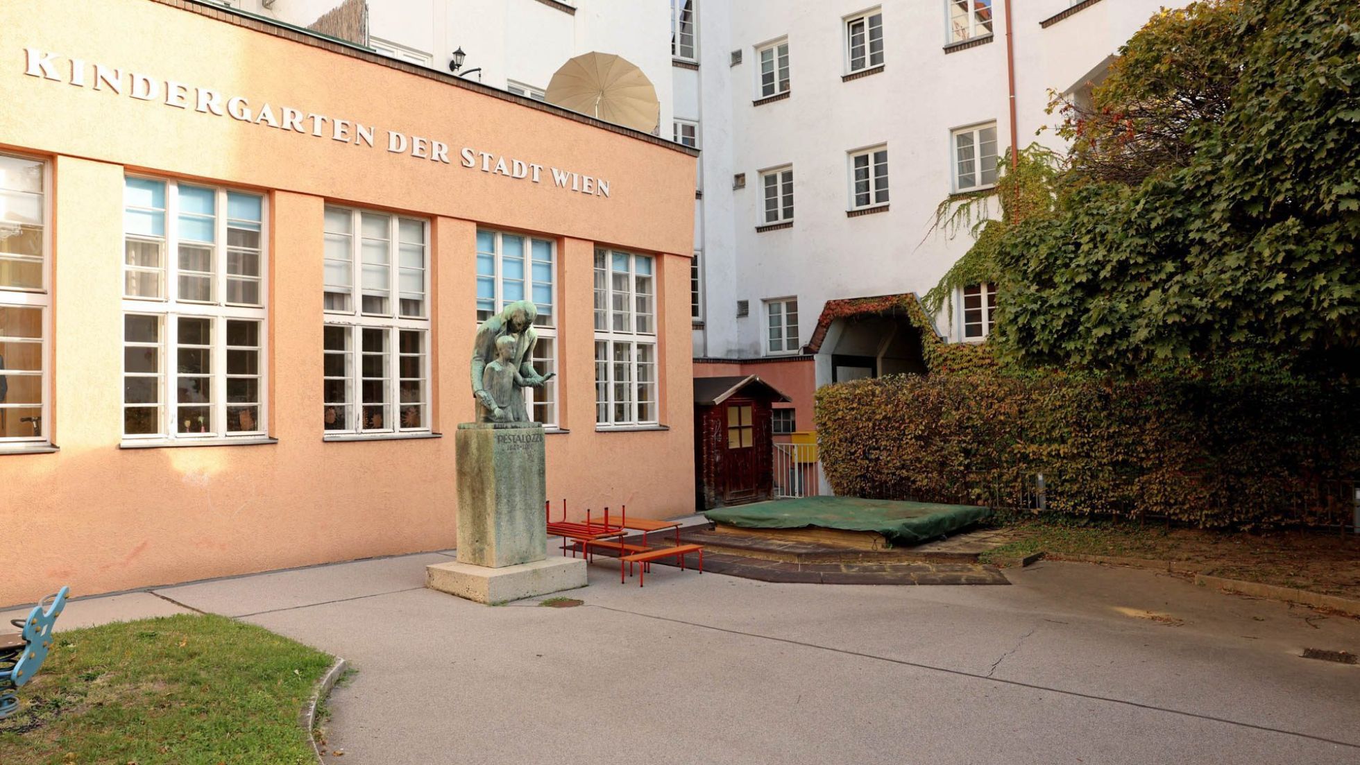 copyright: MA10/VOTAVA Außenbereich Kindergarten Philippovichgasse 2-4