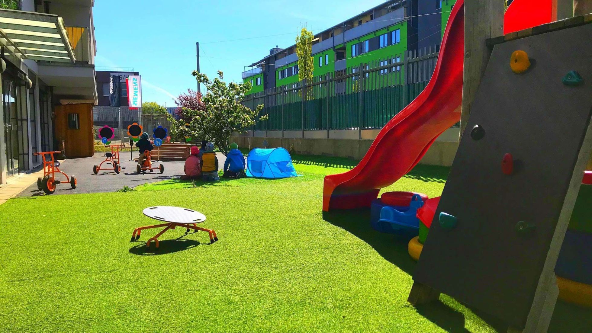 Außenbereich Kindergarten Quellenstraße 2b