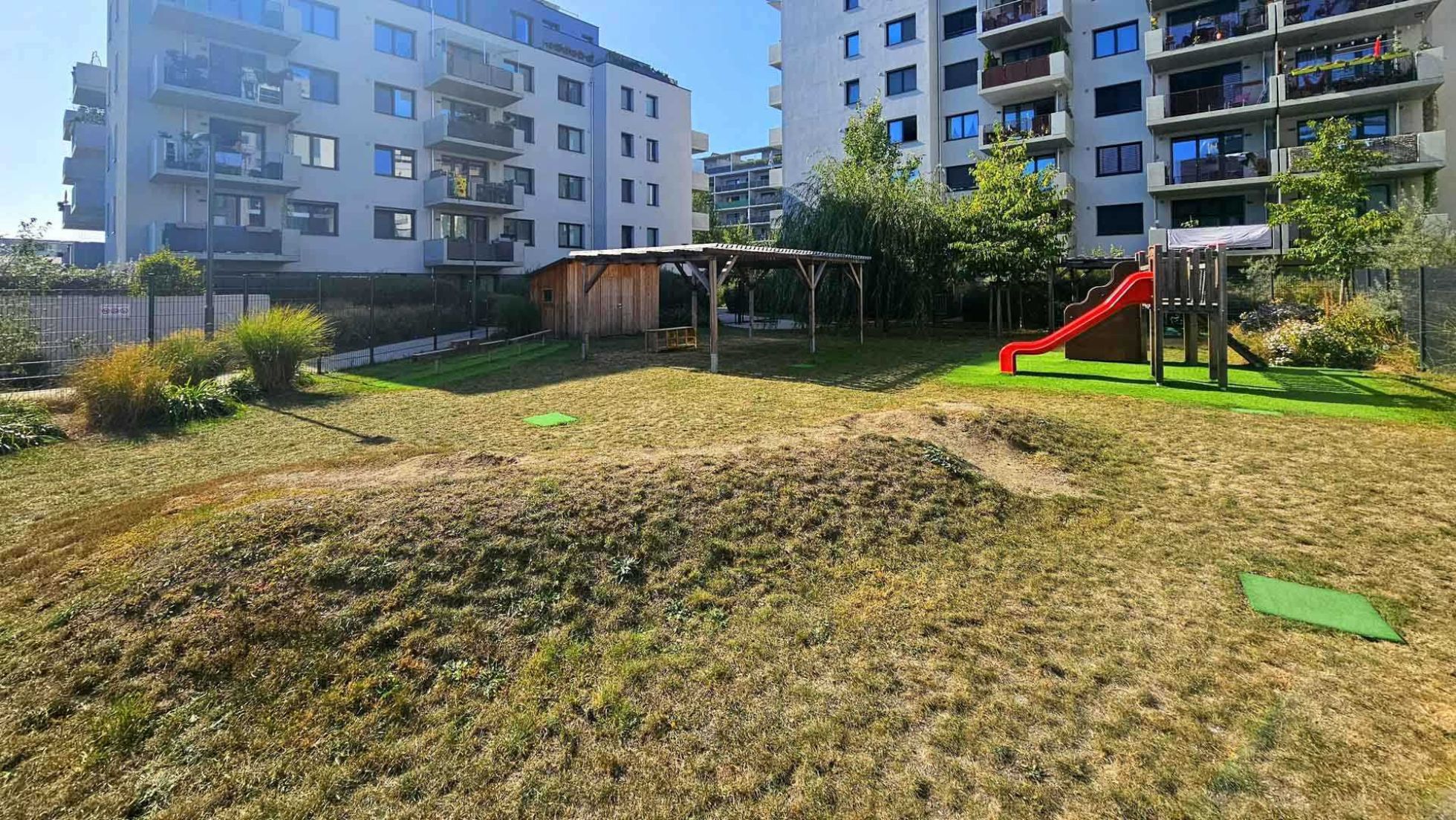 Außenbereich Kindergarten Breitenfurter Straße 239-241