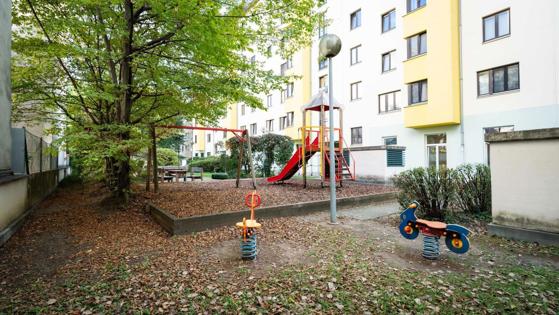 copyright: MA 10/ DAVID BOHMANN Außenbereich Kindergarten Friesenplatz 8-9