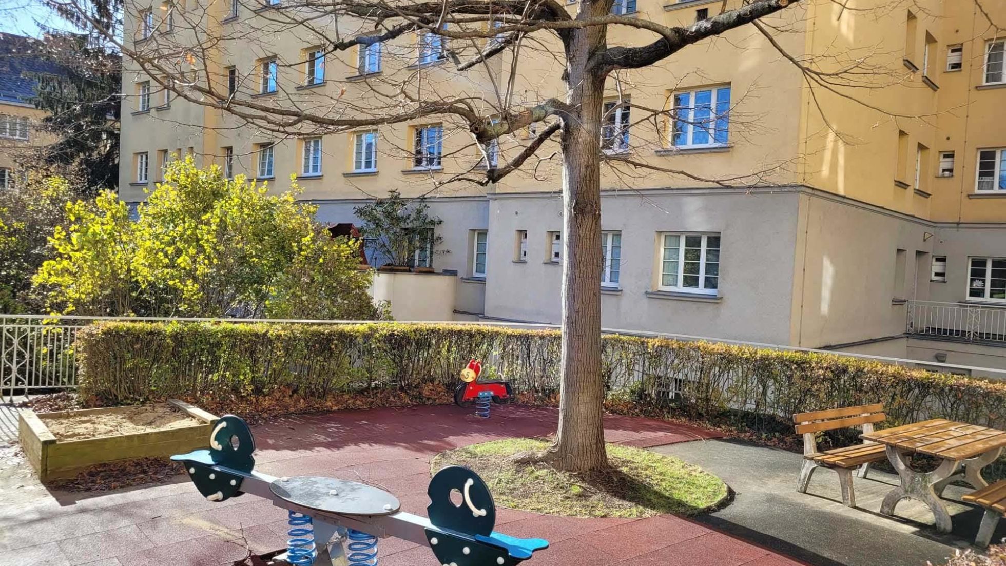 copyright: Kinderladen Hütteldorf – Elisabeth Lauber Außenbereich Kindergarten Waidhausenstraße 4